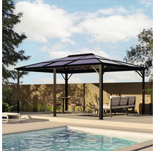 Pavillon mit Tisch, Stühlen und Sitzbank im Garten am Pool