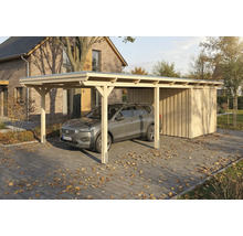 Carport aus Holz mit angrenzendem Abstellraum und Auto auf gepflastertem Hof