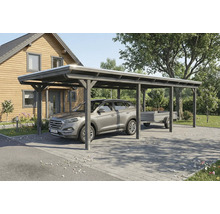 Holzcarport mit Auto und Anhänger vor einem Haus