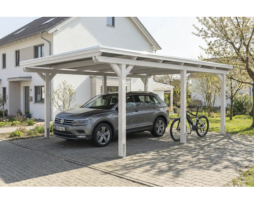 Carport aus Holz mit Auto und Fahrrad