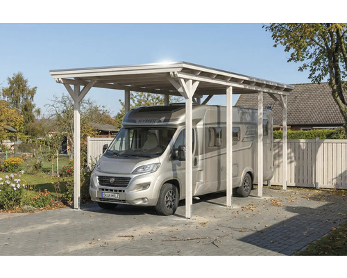 Carport aus Holz mit Wohnmobil auf einem Grundstück