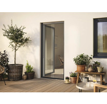 Terrasse mit Pflanzen, Terrassentür und Fenster für den Außenbereich