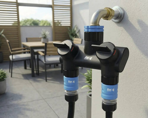 Gartenwasserverteiler zur Montage im Außenbereich mit zwei Abgängen