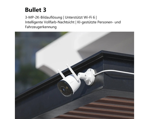 Imou Bullet 3 Überwachungskamera mit 3 Megapixel 2K Auflösung, Wi-Fi 6 und KI-Erkennung, montiert an einer Dachkante.