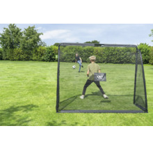 EXIT Toys Rebounder-Netz schwarz für Fußballtraining im Garten mit zwei spielenden Jugendlichen auf einer Rasenfläche.