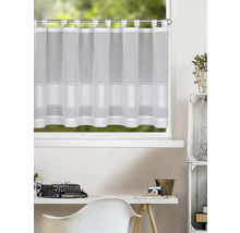 Weiße halbtransparente Scheibengardine mit Schlaufen und horizontalen Streifen am unteren Rand, hängend an einem Fenster in einem hellen Arbeitszimmer.
