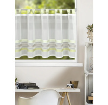 Transparente Scheibengardine mit Schlaufen, horizontalen Streifen und grün-grauen Wellenmustern am unteren Rand vor einem hellen Fenster.