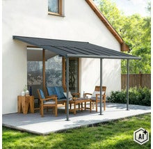 Terrassenüberdachung mit Aluminiumrahmen und modernem Pultdach vor einem Wohnhaus mit einer Sitzgruppe aus Holzmöbeln auf der Terrasse. (Image AI modified or generated)