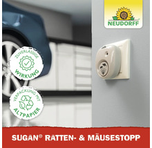 Neudorff Sugan Ratten- und Mäusestopp Ultraschall-Gerät in einer Steckdose in einer Garage, Neudorff Logo, Siegel für zuverlässige Wirkung.