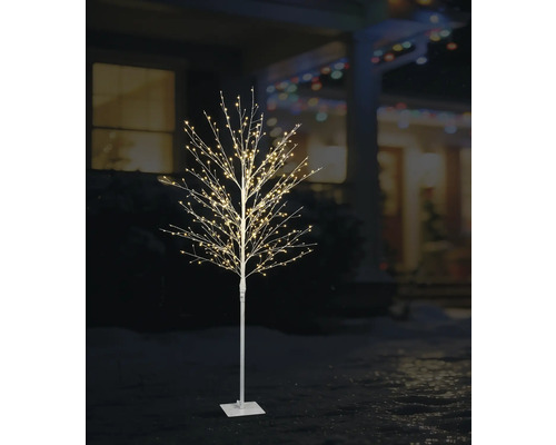 Beleuchteter LED-Baum für den Außenbereich mit warmweißen Lichtern und weißem Stamm auf einem quadratischen Standfuß in einer winterlichen Umgebung.
