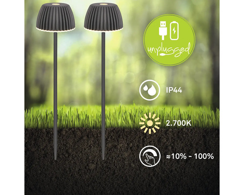 Zwei LED-Außenleuchten mit Erdspieß und gefaltetem Schirm. USB-aufladbar, IP44, 2700 Kelvin, dimmbar von circa 10 bis 100 Prozent.