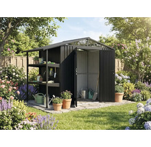 Moderner dunkler Metall-Geräteschuppen mit Regalen in einem hellen, gut organisierten Garten mit Blumen und Rasen.