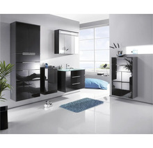 Modernes Badezimmermöbel-Set in Hochglanz-Optik mit Waschbeckenunterschrank, Spiegelschrank, Hochschrank und Beistellschrank in einem hellen Badezimmer.