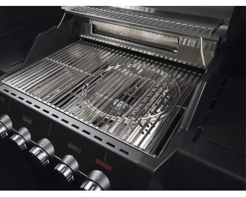 Gasgrill mit geöffnetem Deckel, Grillrosten aus Edelstahl und kreisförmigem Einsatz für Grillzubehör
