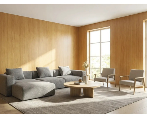 Modernes, helles Wohnzimmer mit Wandpaneelen in Holzoptik, einem grauen Modulsofa, einem runden Couchtisch aus Holz und zwei Sesseln auf einem Teppich.