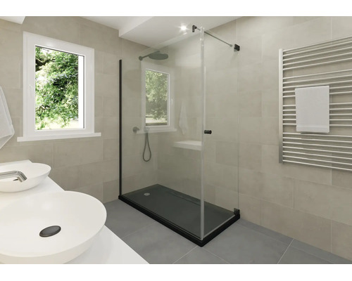 Modernes Badezimmer mit Glas-Walk-In-Dusche, schwarzer Duschwanne, Doppelwaschbecken, Handtuchheizkörper und beigefarbenen Wandfliesen.