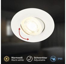 Runder, schwenkbarer Einbaustrahler mit warmweißer Lichtquelle und Schutzart IP65 für den Innenbereich
