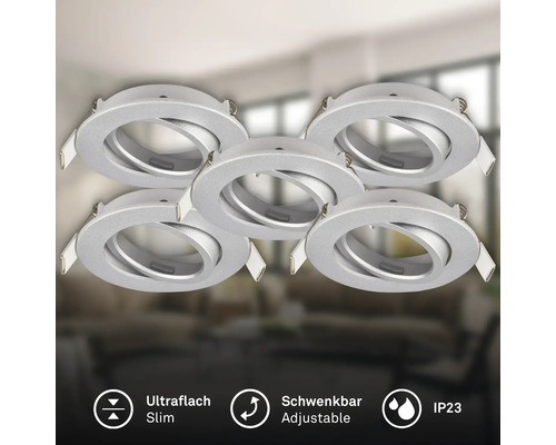 Set aus fünf runden schwenkbaren Einbaustrahlern mit ultraflachem Design und Schutzart IP23 für Deckenmontage.