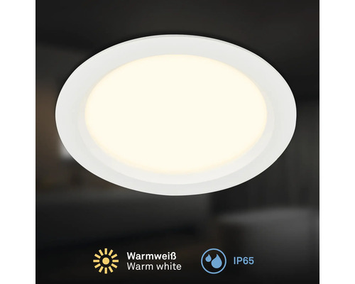 Runde LED Einbauleuchte mit warmweißem Licht und Schutzart IP65 fuer Feuchtraeume.
