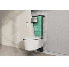 Dusch-Toilette mit Vorwandelement, Hansgrohe Logo, Betätigungsplatte und Wandfernbedienung in einem hellen, modernen Badezimmer.