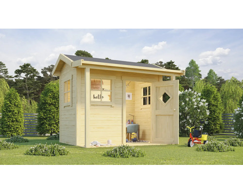 Spielhaus aus Holz für Kinder im Garten mit Vordach, Fenstern und offener Tür.