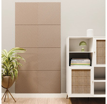 Akustikpaneel mit Chevron-Muster an einer Wand neben einem Schrank und einer Zimmerpflanze.