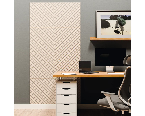 Akustik-Wandpaneele mit diagonalem Rippenmuster in einem modern eingerichteten Home-Office neben einem Schreibtisch.