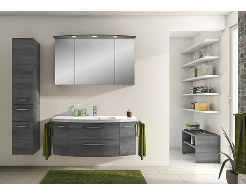 Modernes Badezimmermöbel-Set in dunkler Holzoptik mit Waschtisch, weißem Keramikwaschbecken, dreitürigem Spiegelschrank mit Beleuchtung und Hochschrank.