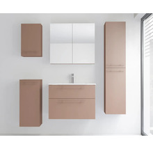 Modernes Badezimmermöbel-Set in Beige bestehend aus Waschtisch mit Unterschrank, Spiegelschrank, Hochschrank und zwei Beistellschränken.