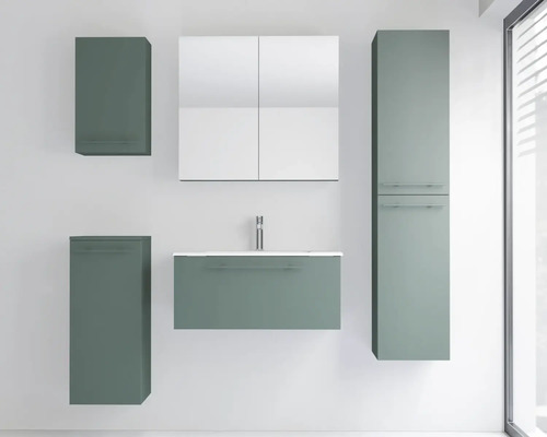 Modernes Badezimmermöbel-Set in Salbeigrün mit Spiegelschrank, Waschtisch, Hochschrank und zwei Wandschränken.