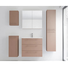 Badmöbel-Set bestehend aus Waschbeckenunterschrank mit drei Schubladen, Waschbecken, Spiegelschrank, Hochschrank und zwei Hängeschränken.
