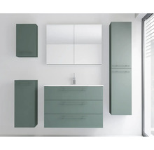 Modernes Badezimmermöbel-Set mit Waschtischunterschrank, drei Schubladen, Spiegelschrank und Hängeschränken in mattem Grün.