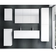 Modernes weißes Badmöbel-Set bestehend aus Waschbeckenunterschrank, dreiteiligem Spiegelschrank, einem Hochschrank und zwei Hängeschränken.