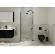 Modernes Badezimmer mit ebenerdiger Glasdusche, schwarzem Duschsystem, schwarzem Wand-WC und schwarzem Waschtischunterschrank.