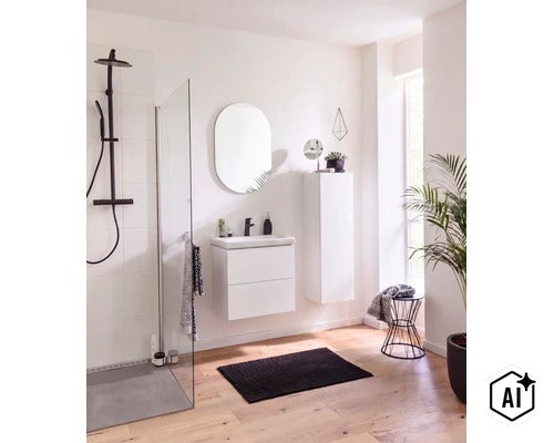Helles, modernes Badezimmer mit hängendem Waschtisch, ovalem Spiegel, Hochschrank und einer barrierefreien Dusche mit schwarzer Armatur. (Image AI modified or generated)