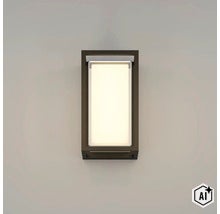 Moderne rechteckige Außenwandleuchte mit integrierter LED-Beleuchtung für eine gleichmäßige Lichtverteilung. (Image AI modified or generated)