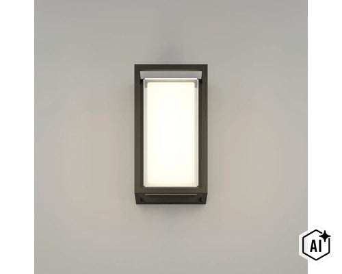 Moderne rechteckige Außenwandleuchte mit Metallrahmen und integriertem LED Leuchtmittel zur Wandmontage. (Image AI modified or generated)