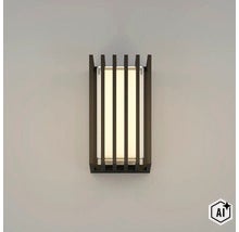 Moderne Wandleuchte in rechteckiger Form mit Gitterstruktur für den Außenbereich (Image AI modified or generated)