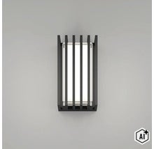 Moderne Wandleuchte in rechteckiger Form mit Gitterstruktur für den Außenbereich (Image AI modified or generated)
