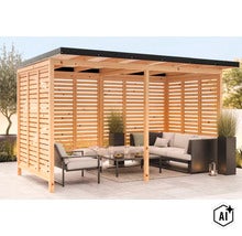 Moderner Holzpavillon mit Lamellenwänden und Flachdach als gemütlicher Lounge Bereich im Garten mit Loungemöbeln und Dekoration auf der Terrasse. (Image AI modified or generated)