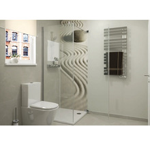 Modernes Badezimmer mit ebenerdiger Glasduschkabine, Zen Motiv Wandfliese, Wandhängetoilette und einem Handtuchheizkörper.