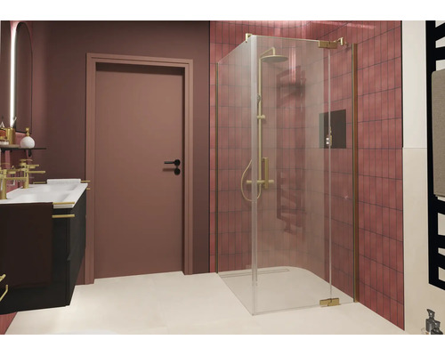 Moderne Eckdusche mit Echtglas und Beschlägen in einem Badezimmer mit quadratischen Fliesen und Waschtisch mit goldenen Armaturen.