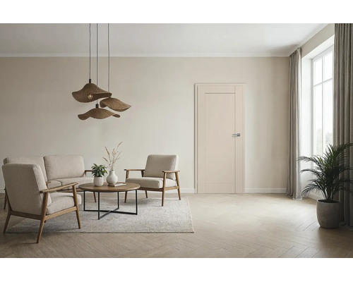 Eine elegante Innentür in einem modern eingerichteten Wohnzimmer mit hellen Möbeln, dekorativen Hängeleuchten und einem Fischgrätparkettboden.