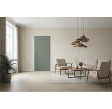 Moderne Innentür in dezentem Grünton in einem hellen, wohnlich eingerichteten Wohnzimmer mit Lounge Bereich und Pendelleuchten.