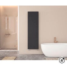 Moderner vertikaler Designheizkörper in einem hellen, stilvollen Badezimmer mit freistehender Badewanne und begehbarer Dusche. (Image AI modified or generated)