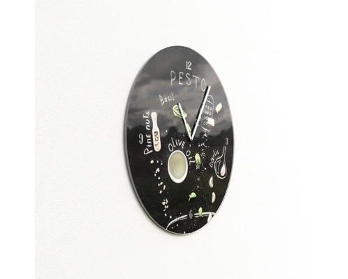 Wanduhr mit Pesto-Motiv
