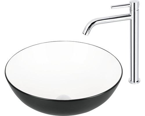 Aufsatzwaschbecken mit Armatur