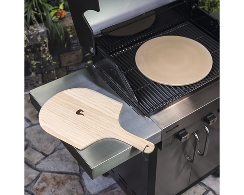 Grill mit Pizzastein und Pizzaschieber aus Holz
