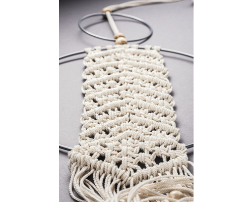Makramee Wandbehang mit geometrischem Muster und Metallring
