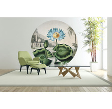 Wohnzimmer mit Sessel, Tisch und Wandbild mit Seerosenmotiv